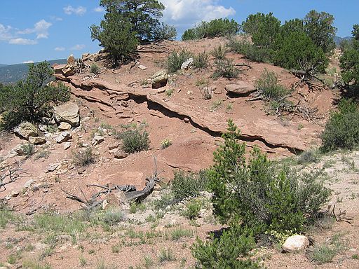 Just below the Morrison Formation is the reddish Ralston Creek Formation